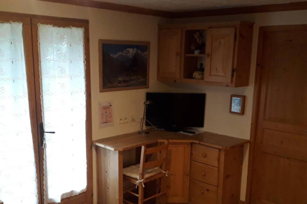 A4 Km De Megeve Tres Joli Studio Avec Jacuzzi ,Vue Sur Les Montagnes Au Calme Praz-sur-Arly Exterior foto