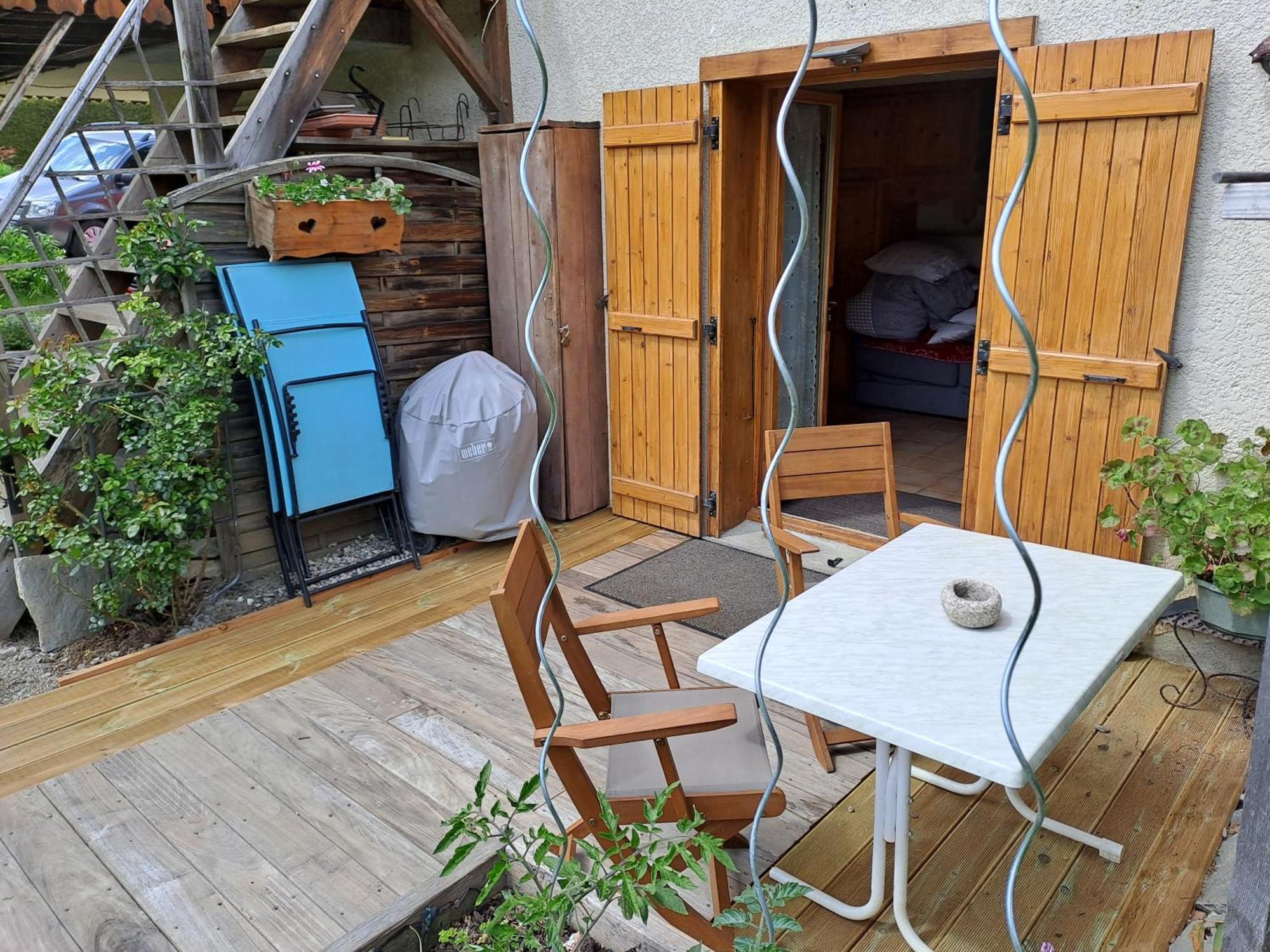 A4 Km De Megeve Tres Joli Studio Avec Jacuzzi ,Vue Sur Les Montagnes Au Calme Praz-sur-Arly Zimmer foto